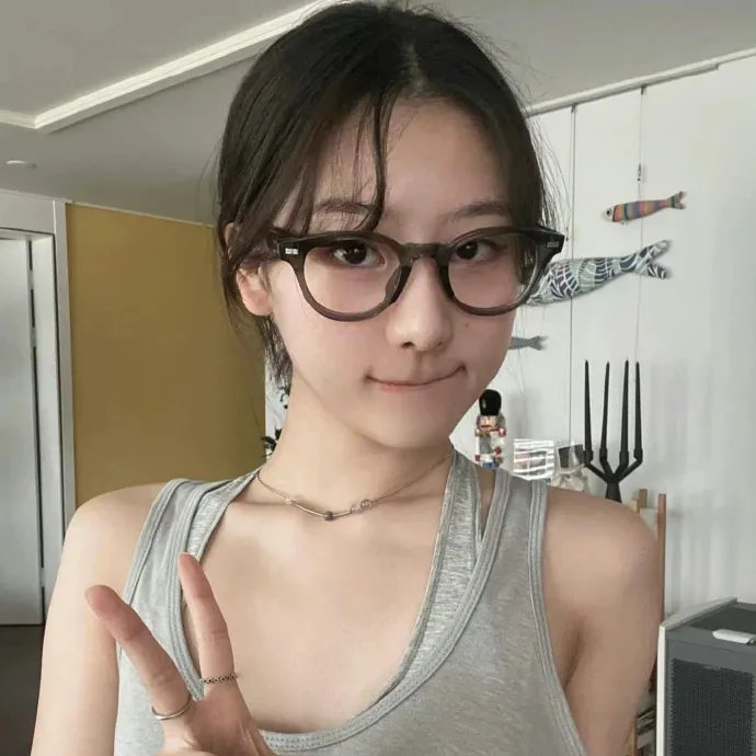 住宅区的两人